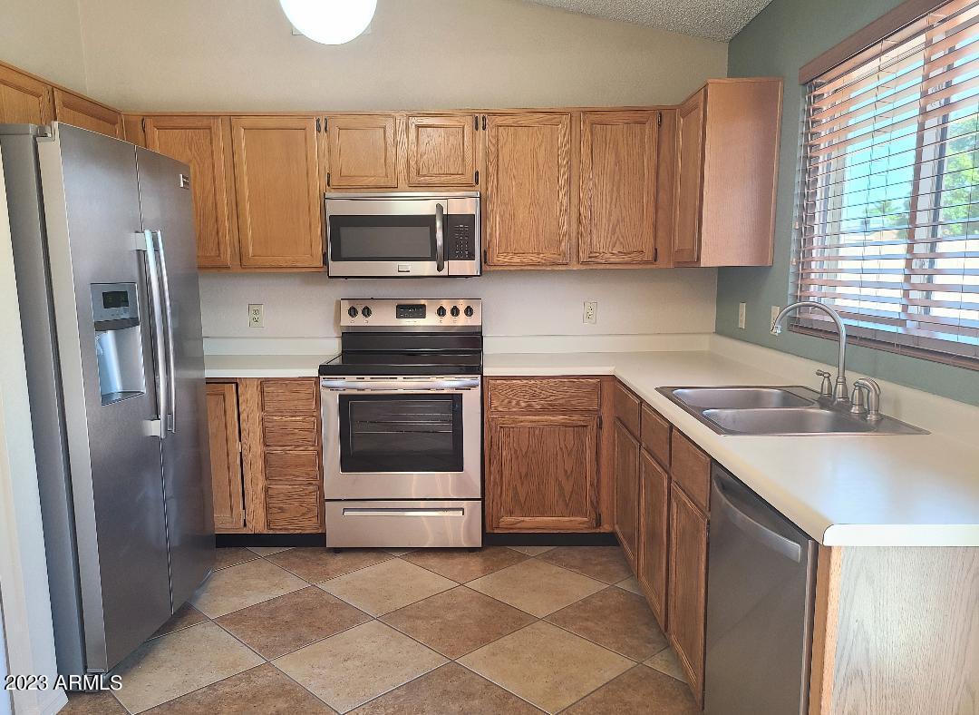 4509 East Frye Road Phoenix, AZ 85048 - Photo 11 of 48 kitchen1
