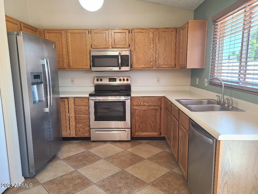 4509 East Frye Road Phoenix, AZ 85048 - Photo 15 of 48 kitchen4