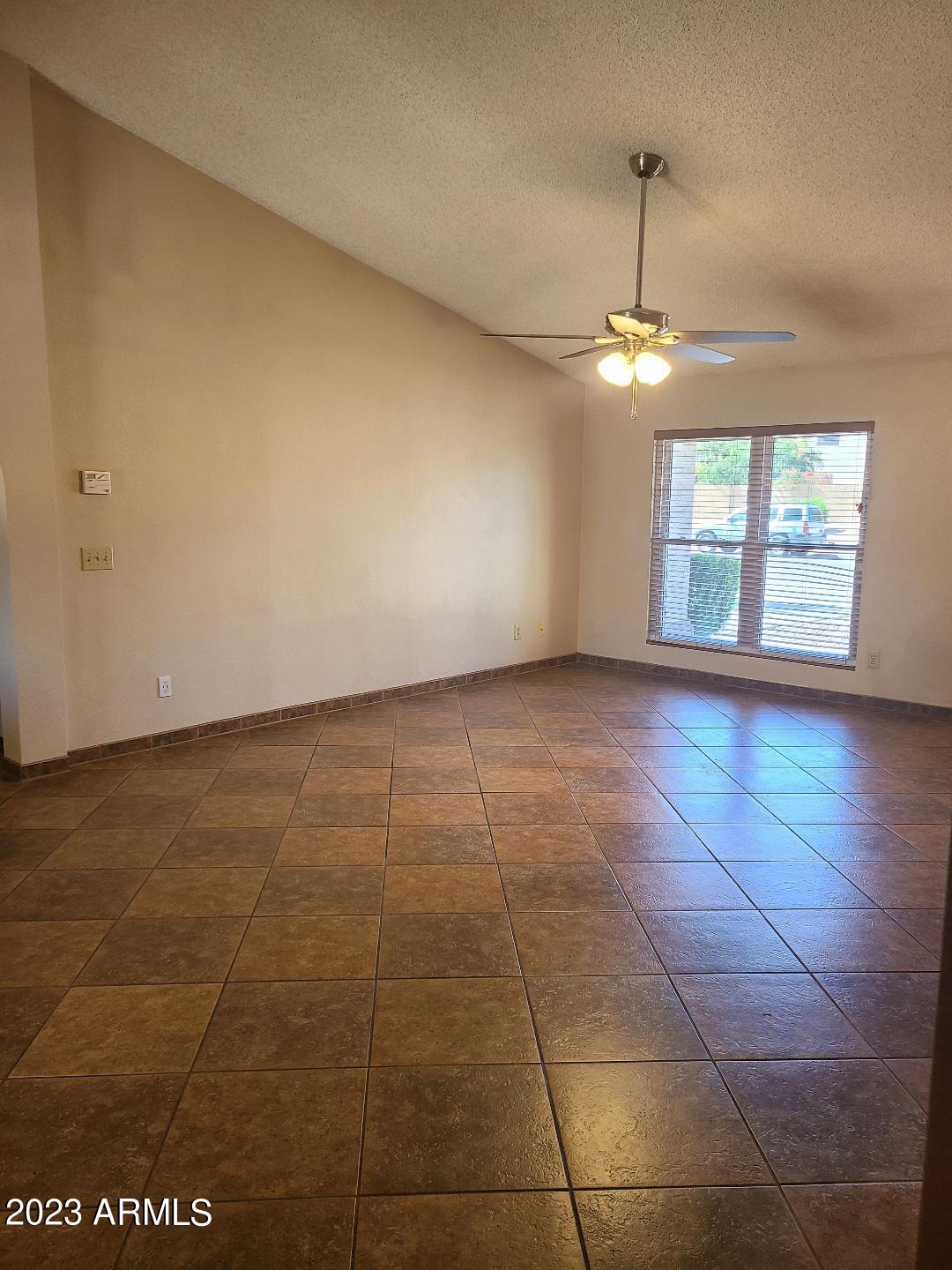 4509 East Frye Road Phoenix, AZ 85048 - Photo 8 of 48 living_b