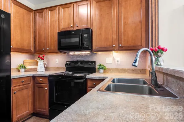 $1,950 | 10457 Stokeshill Court, Pineville, NC 28134