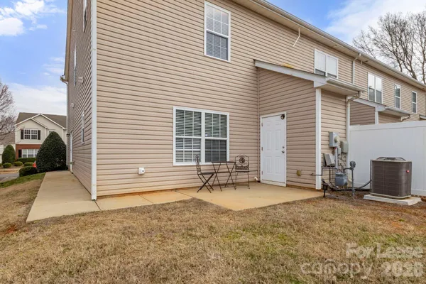 $1,950 | 10457 Stokeshill Court, Pineville, NC 28134