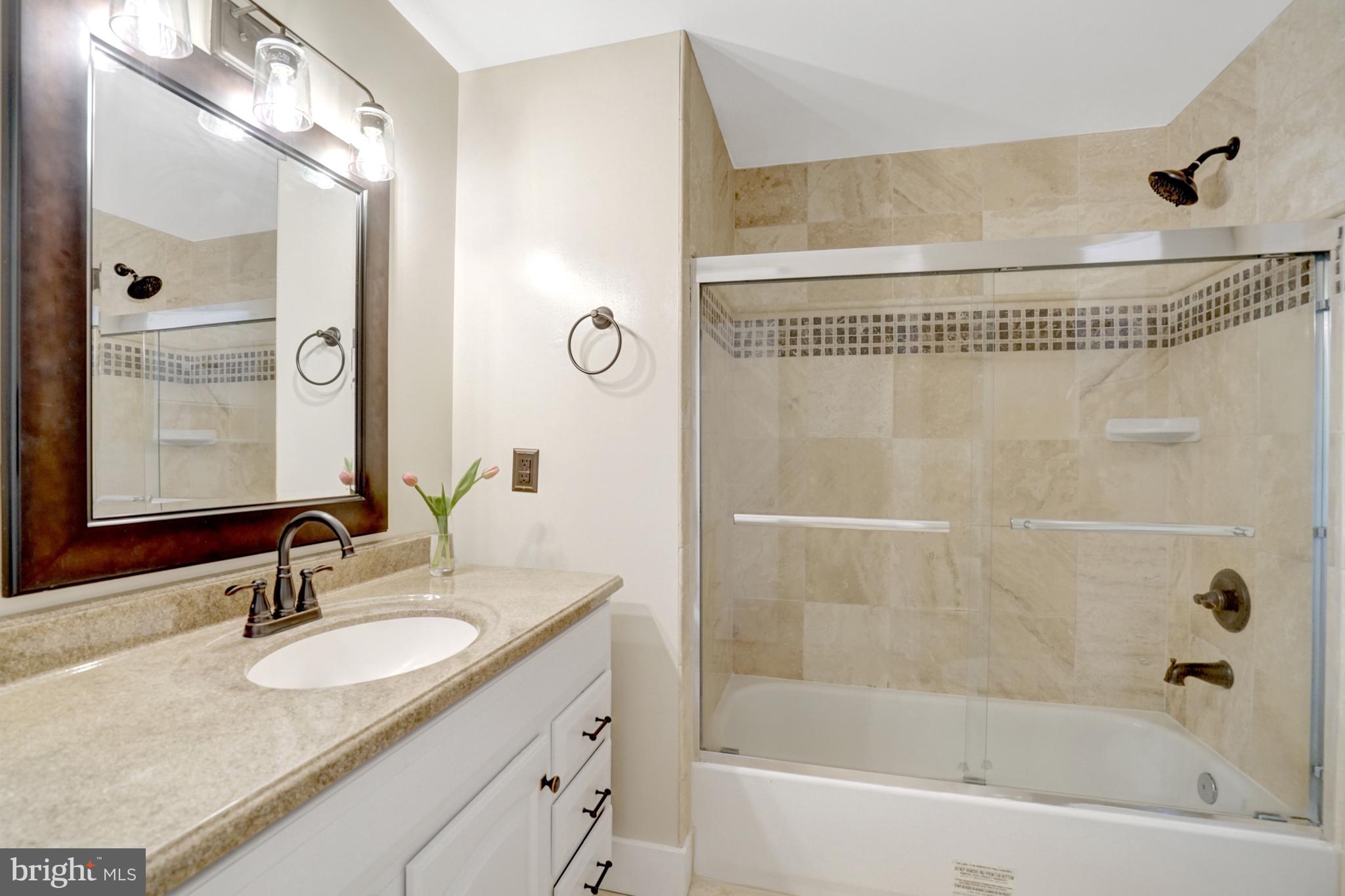 3107 Memorial Street Alexandria, VA 22306 - Photo 29 of 45 Primary full bath - alternate view