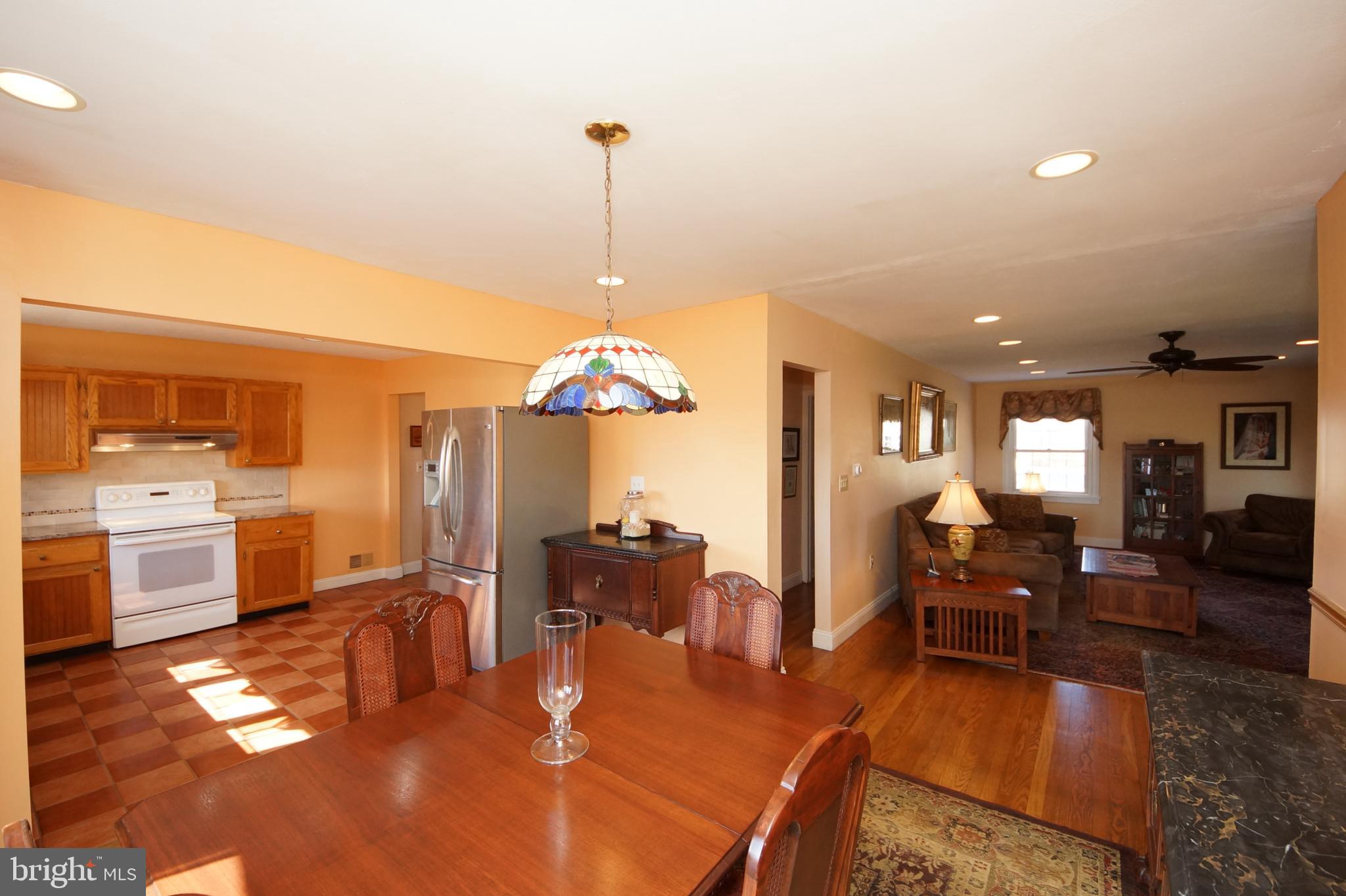 211 Sharon Road Robbinsville, NJ 08691 - Photo 6 of 26 Dining Room/Living Room/Kitchen
