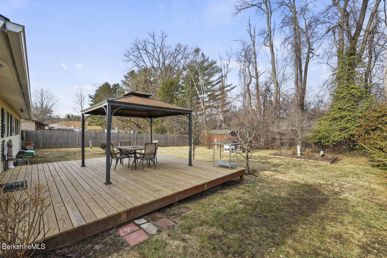 51 Bushey Road Pittsfield, MA 01201 - Photo 14 of 15 31