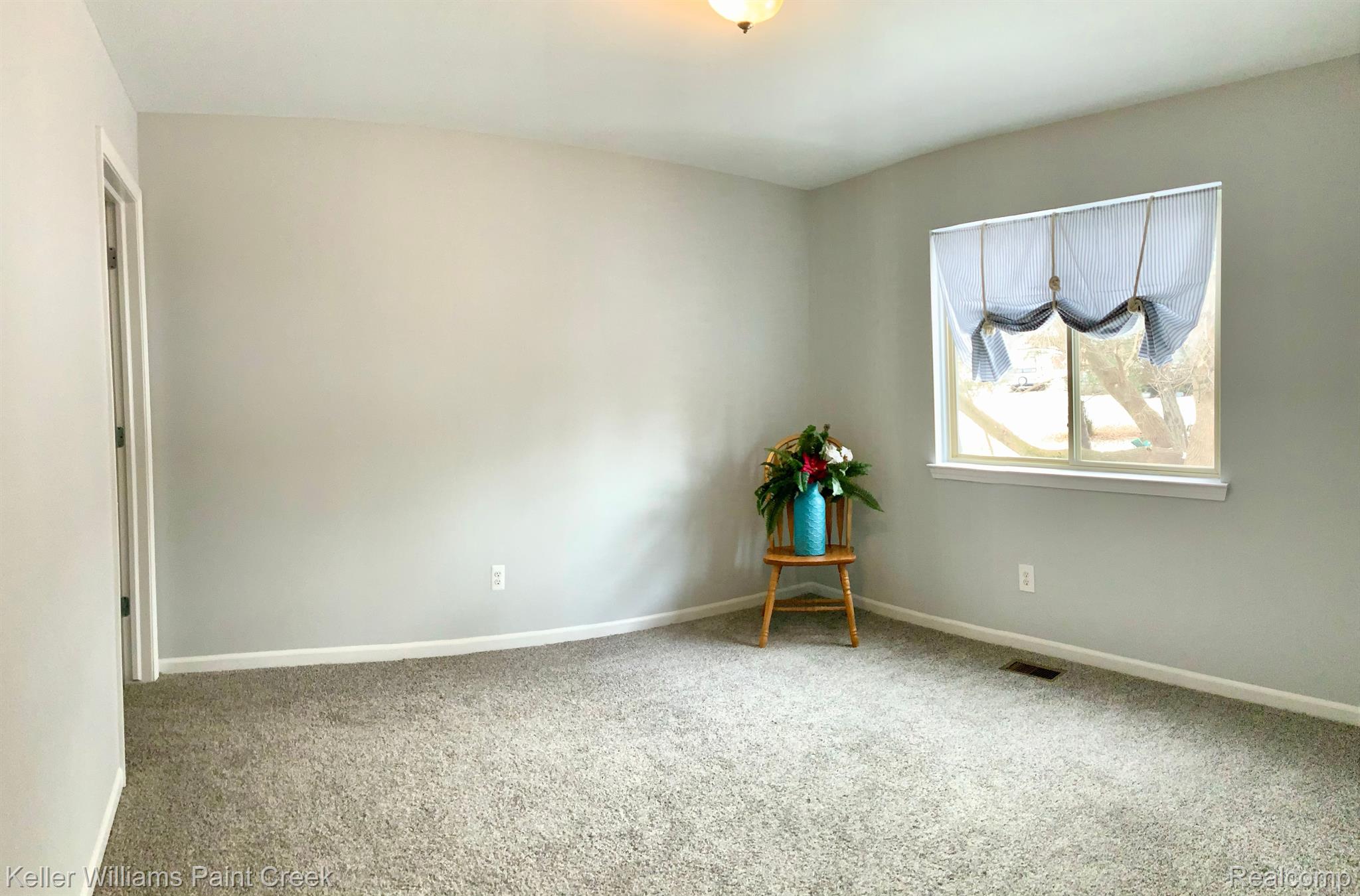 58903 Lind Road Washington, MI 48094 - Photo 16 of 27 First floor bedroom or den