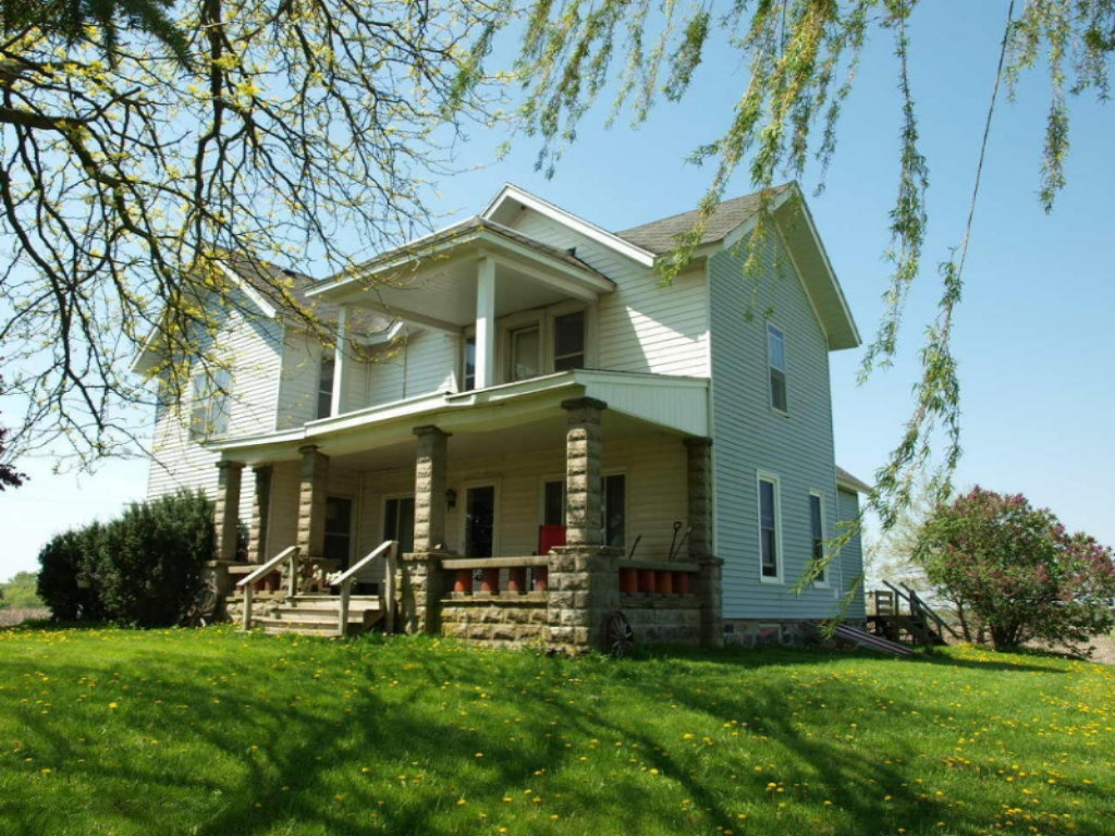 7704 South Alger Road Perrinton, MI 48871 - Photo 1 of 37 20180516205950872930000000-o