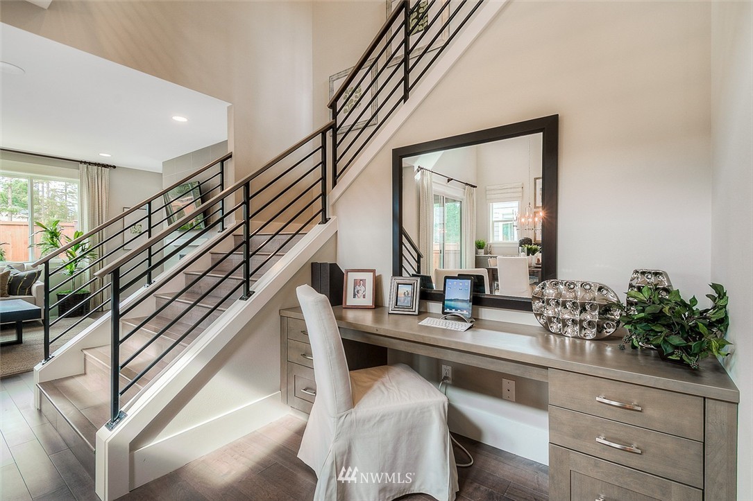 257 Graham Avenue Southeast Renton, WA 98059 - Photo 4 of 20 Gallery Image 4