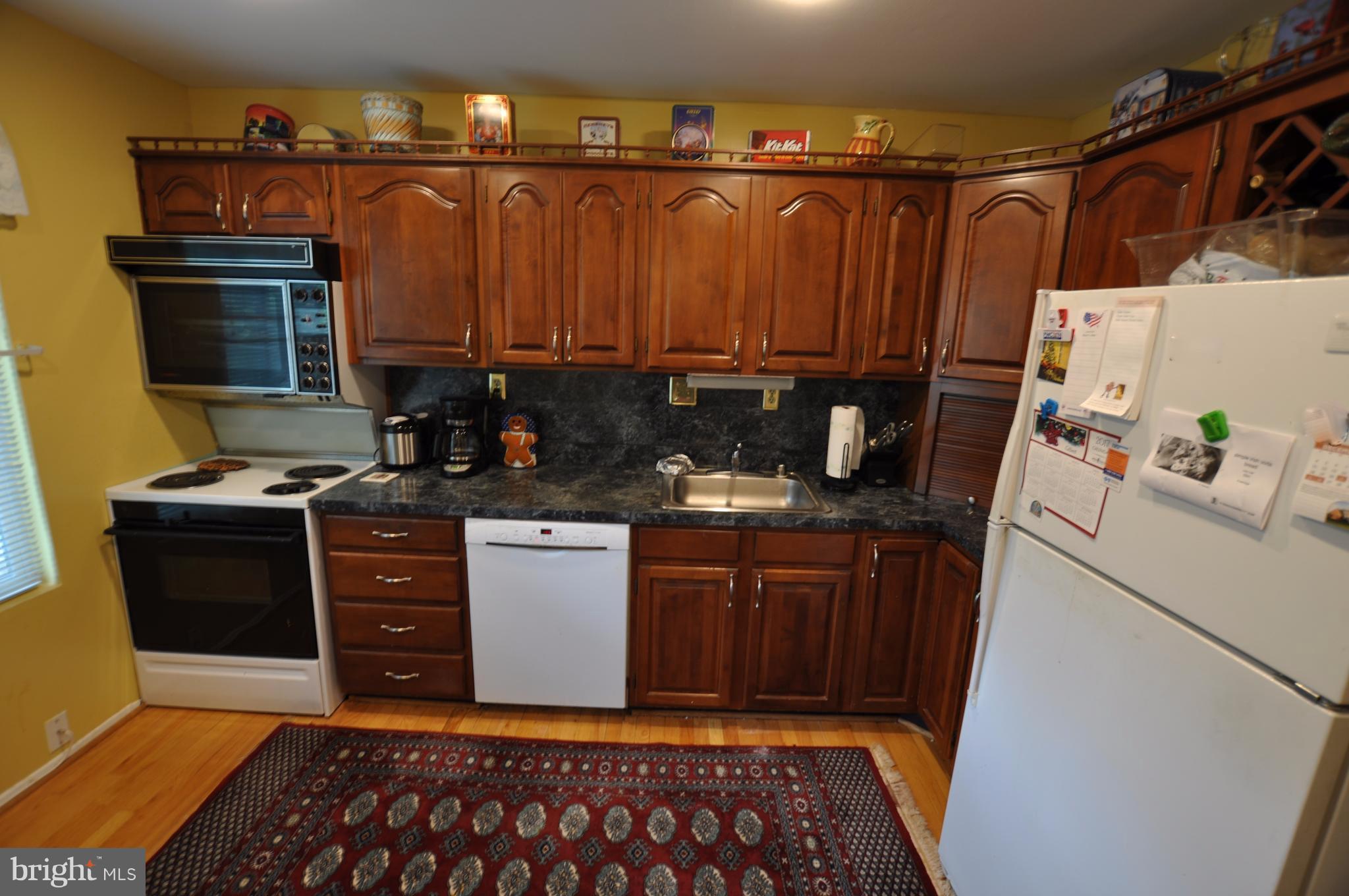 6010 Timber Hollow Lane Springfield, VA 22152 - Photo 2 of 23 Kitchen