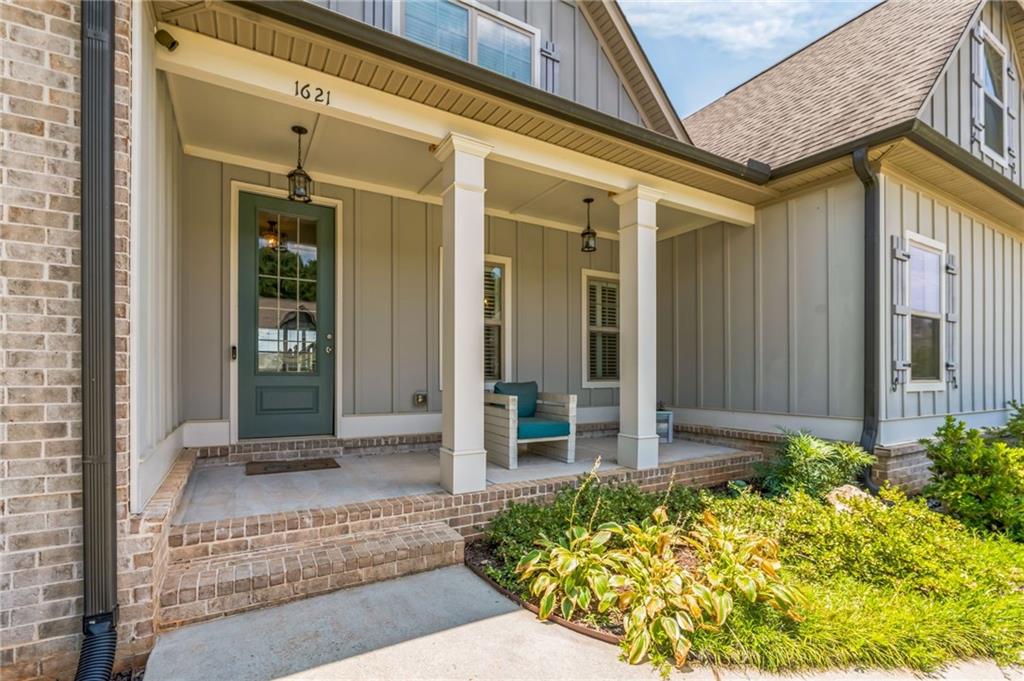 1621 Highland Creek Drive Monroe, GA 30656 - Photo 5 of 54 front view of a building