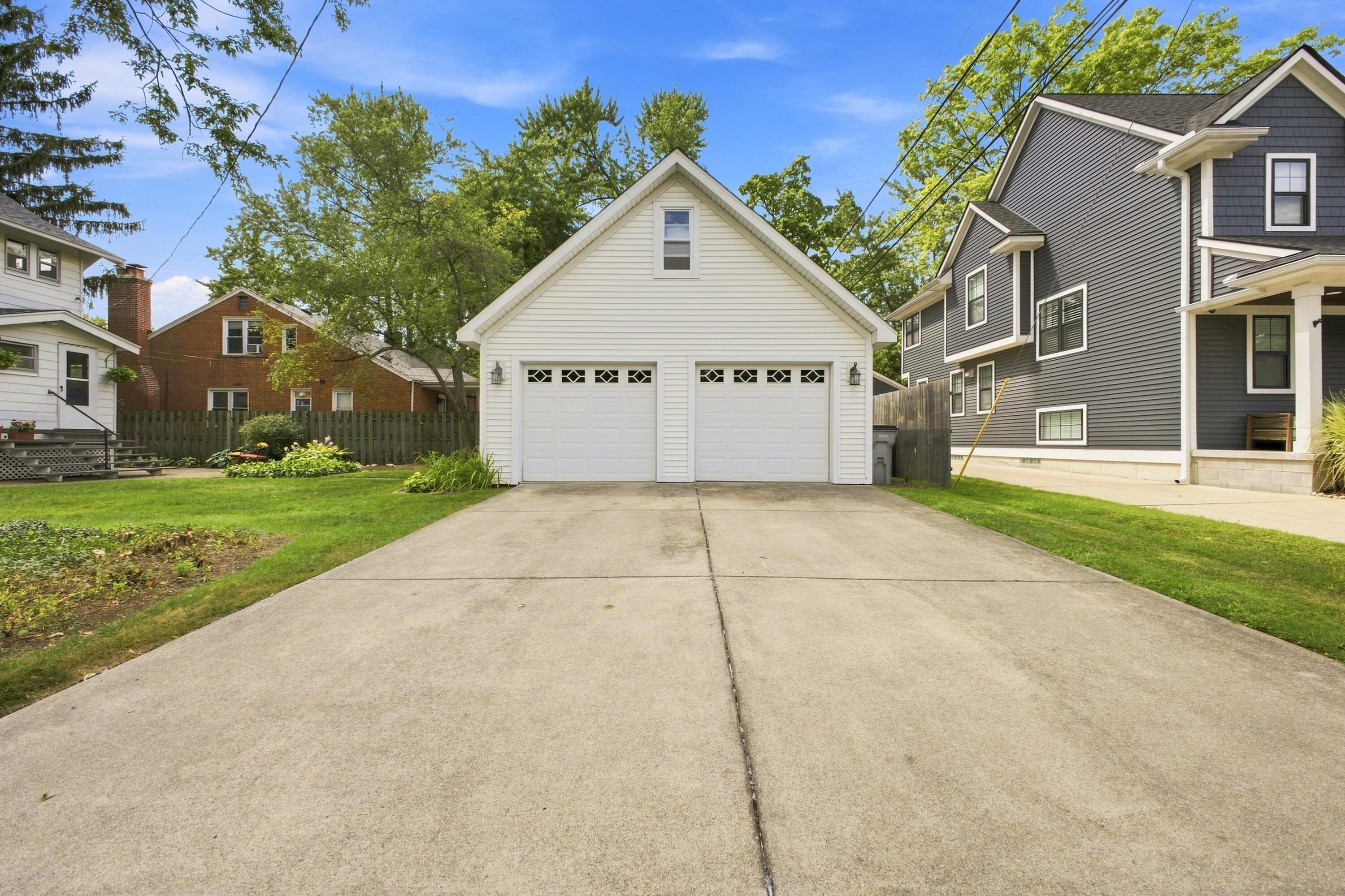 1510 Dorothea Road Berkley, MI 48072 - Photo 34 of 36 06-007_IMG_4763