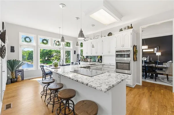 $825,000 | 4801 Northwest 87th Street, Kansas City, MO 64154