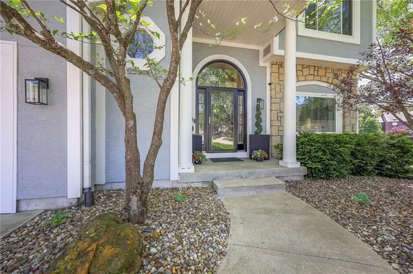 $825,000 | 4801 Northwest 87th Street, Kansas City, MO 64154