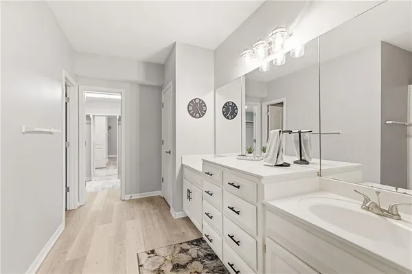 $825,000 | 4801 Northwest 87th Street, Kansas City, MO 64154
