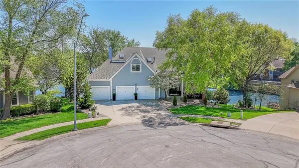 $825,000 | 4801 Northwest 87th Street, Kansas City, MO 64154