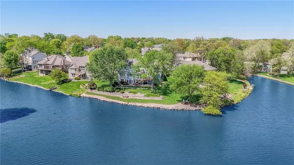 $825,000 | 4801 Northwest 87th Street, Kansas City, MO 64154