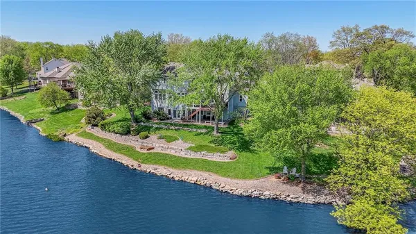$825,000 | 4801 Northwest 87th Street, Kansas City, MO 64154