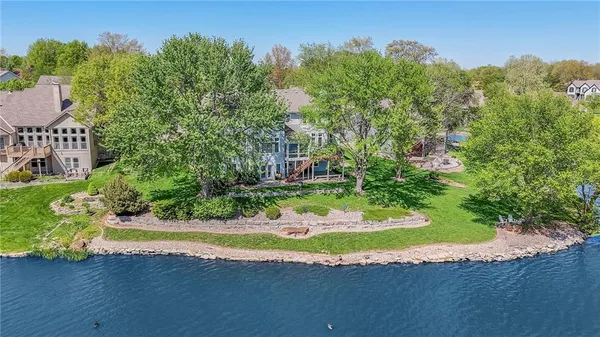 $825,000 | 4801 Northwest 87th Street, Kansas City, MO 64154