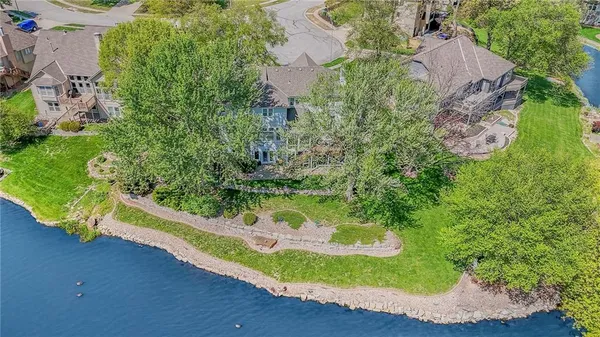 $825,000 | 4801 Northwest 87th Street, Kansas City, MO 64154
