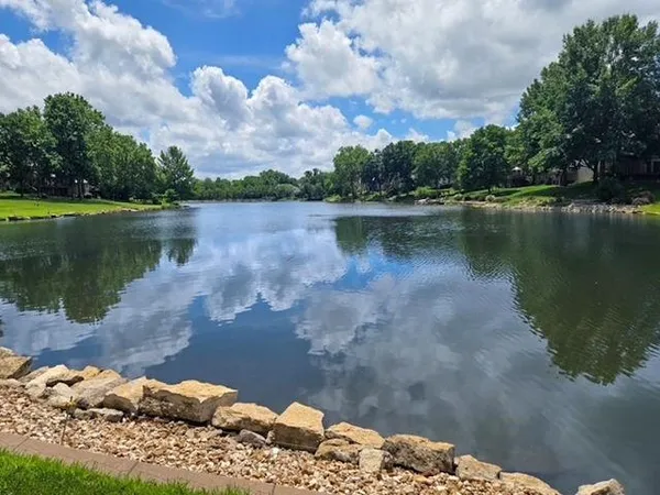 $825,000 | 4801 Northwest 87th Street, Kansas City, MO 64154