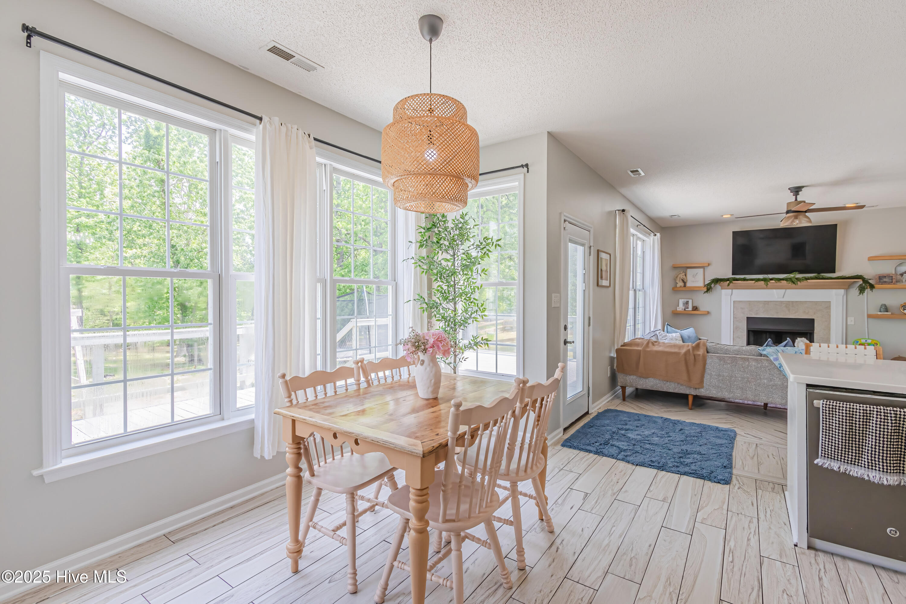 235 Riverbend Road Jacksonville, NC 28540 - Photo 23 of 75 Breakfast nook