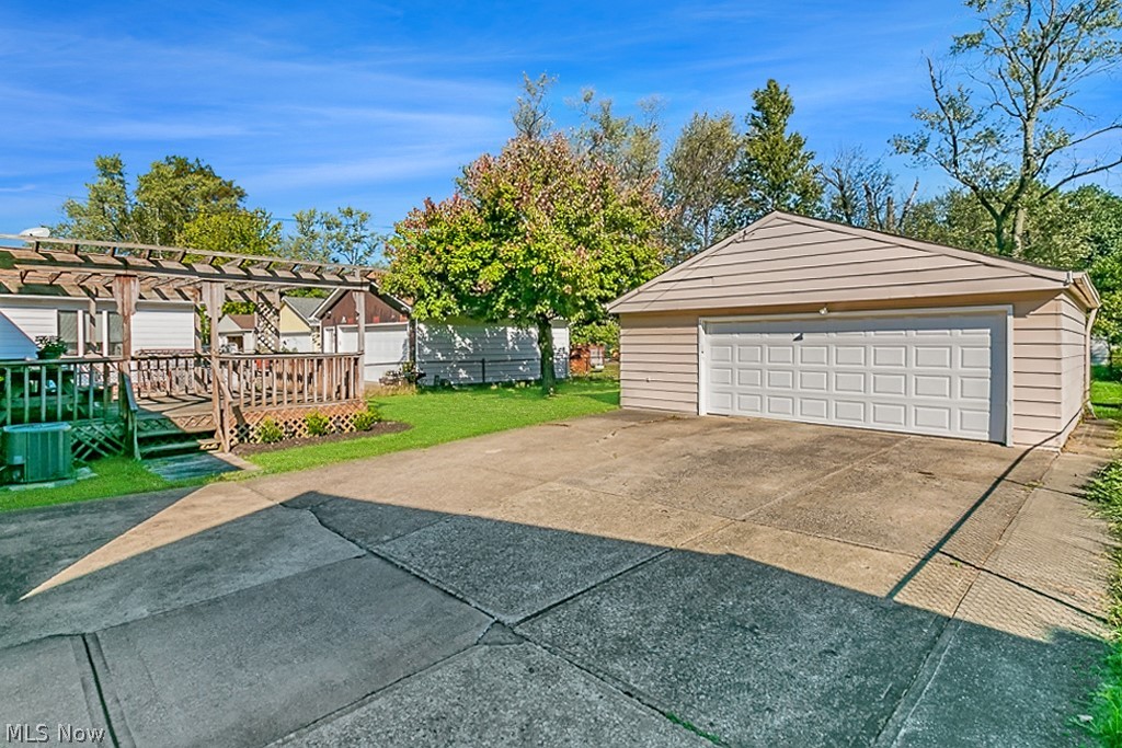 1239 Churchill Road Lyndhurst, OH 44124 - Photo 26 of 27