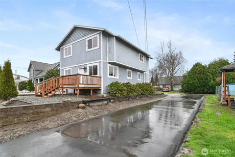 $620,000 | 122 South Baker Street, Mount Vernon, WA 98273