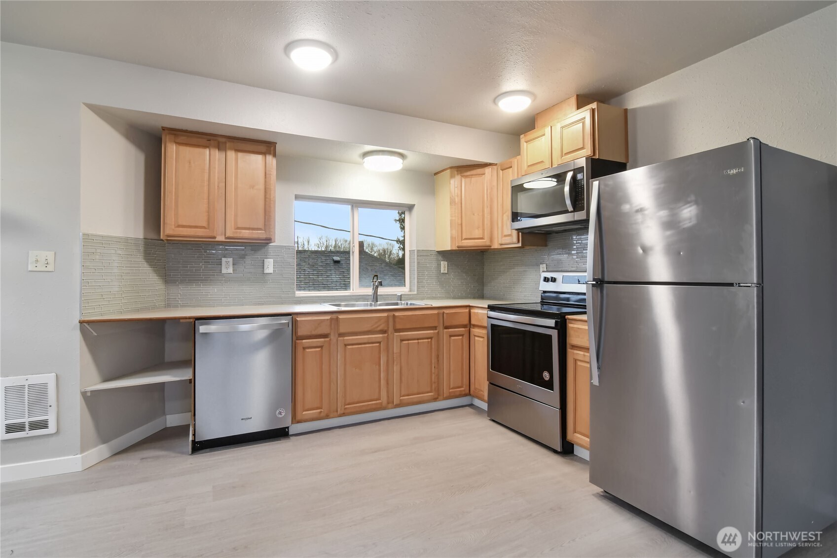 122 South Baker Street Mount Vernon, WA 98273 - Photo 23 of 33