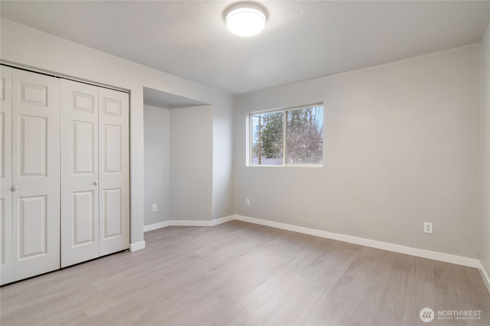 122 South Baker Street Mount Vernon, WA 98273 - Photo 25 of 33