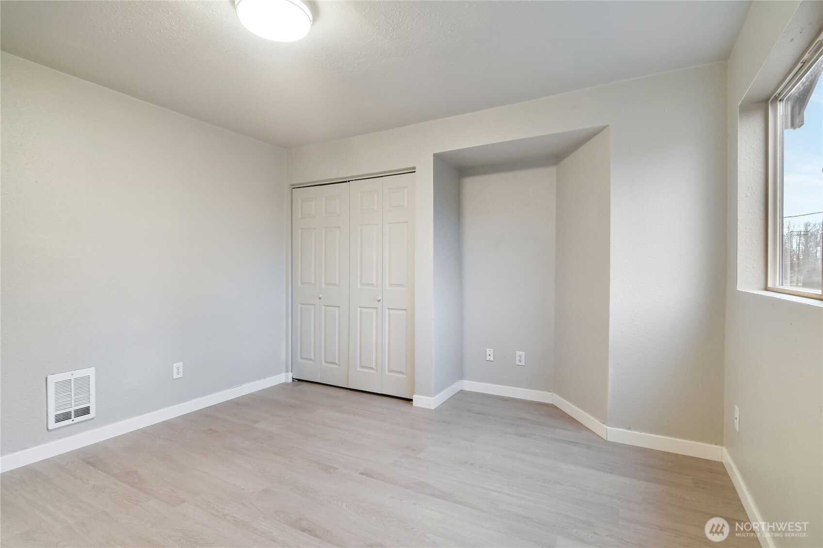 122 South Baker Street Mount Vernon, WA 98273 - Photo 26 of 33