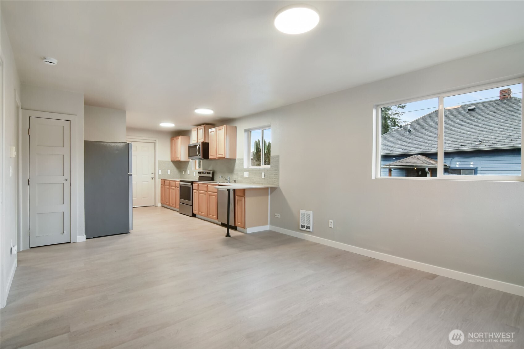 122 South Baker Street Mount Vernon, WA 98273 - Photo 4 of 33