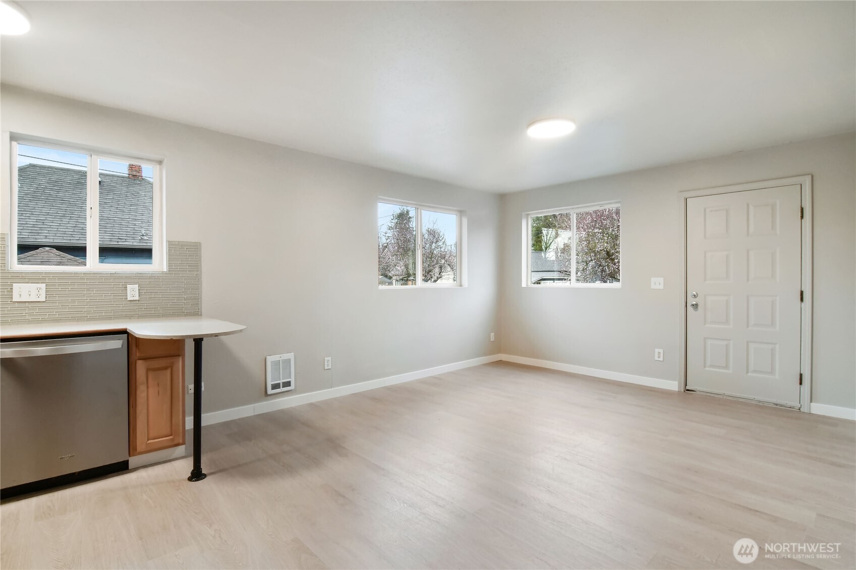 122 South Baker Street Mount Vernon, WA 98273 - Photo 6 of 33