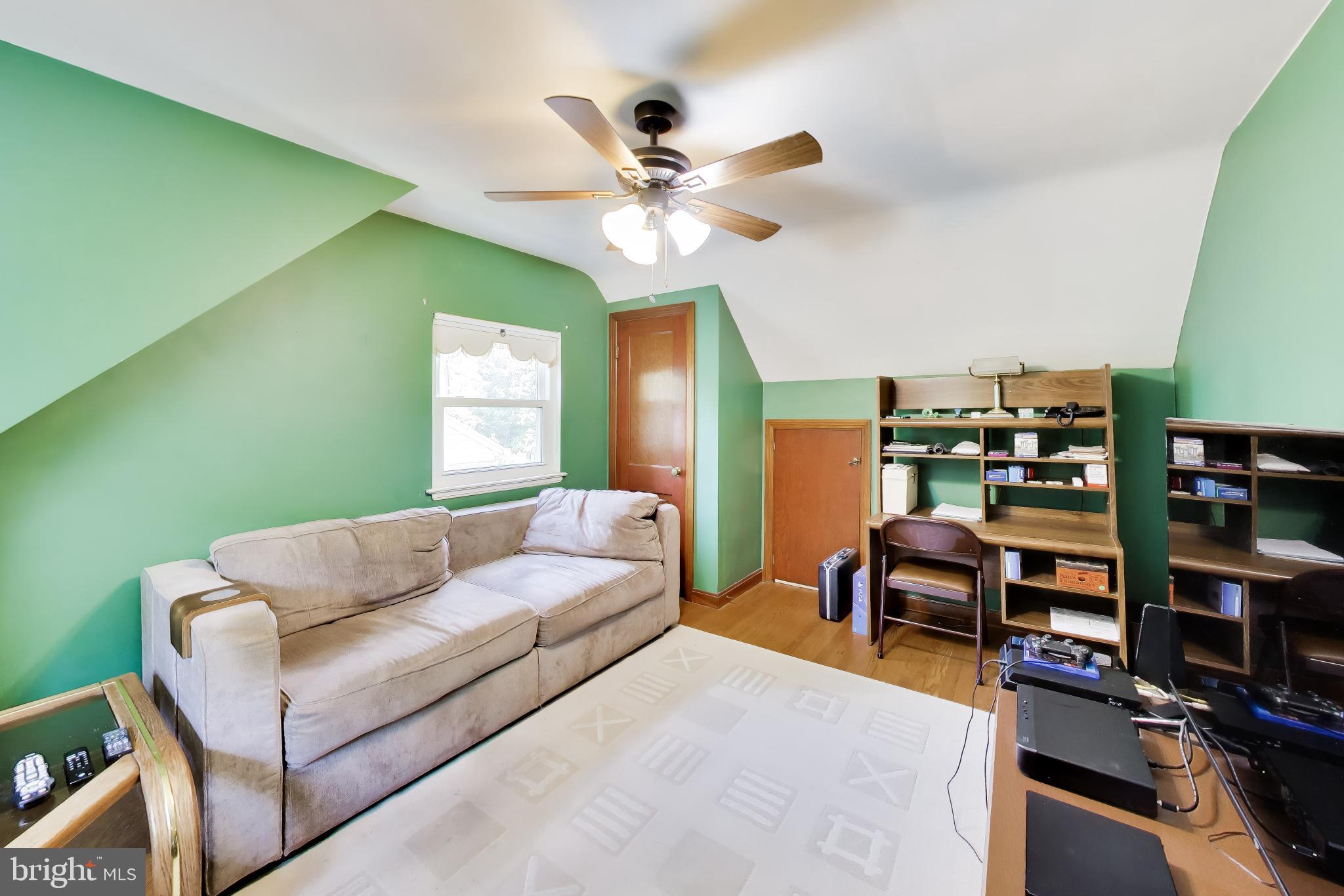 5707 Greenleaf Road Cheverly, MD 20743 - Photo 20 of 40 Cozy green-hued retreat for relaxation.