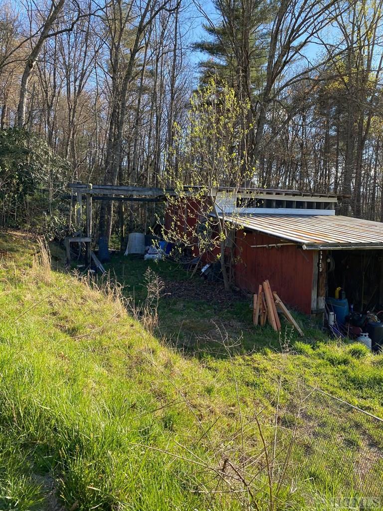 13722 Canada Road Tuckasegee, NC 28783 - Photo 15 of 26 Gallery Image 15