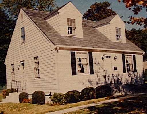 37 Kingswood Road Bristol, RI 02809 - Photo 1 of 1 Exterior Front.