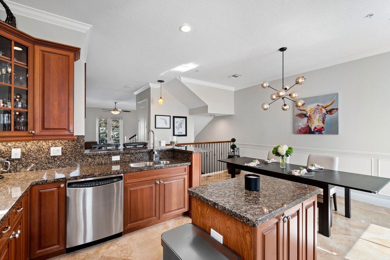 53 Via Floresta Drive Boca Raton, FL 33487 - Photo 8 of 30 53 Via Floresta, Boca Raton
