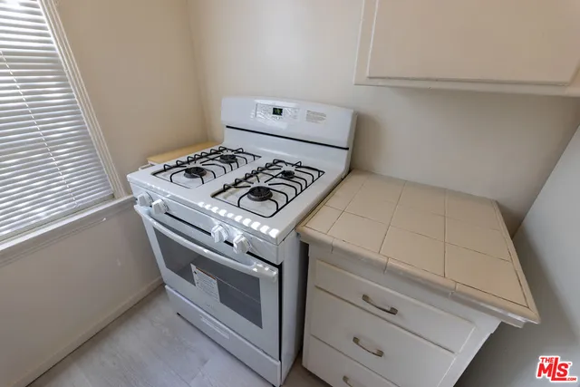 $1,900 | 1940 South Robertson Boulevard, Unit 9, Los Angeles, CA 90034