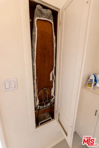 $1,900 | 1940 South Robertson Boulevard, Unit 9, Los Angeles, CA 90034