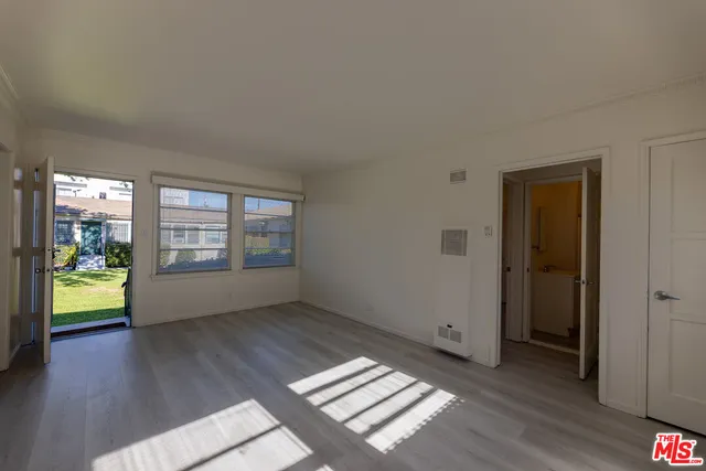 $1,900 | 1940 South Robertson Boulevard, Unit 9, Los Angeles, CA 90034