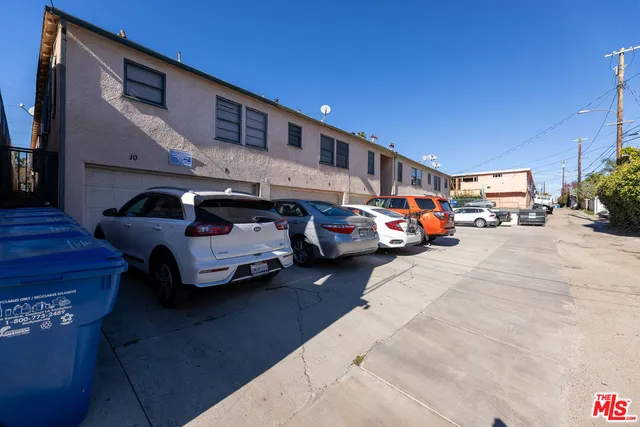 $1,900 | 1940 South Robertson Boulevard, Unit 9, Los Angeles, CA 90034