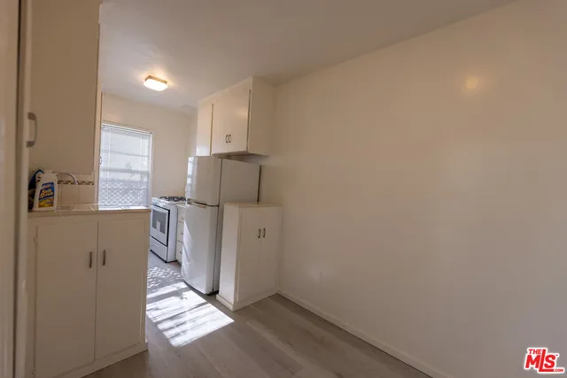 $1,900 | 1940 South Robertson Boulevard, Unit 9, Los Angeles, CA 90034