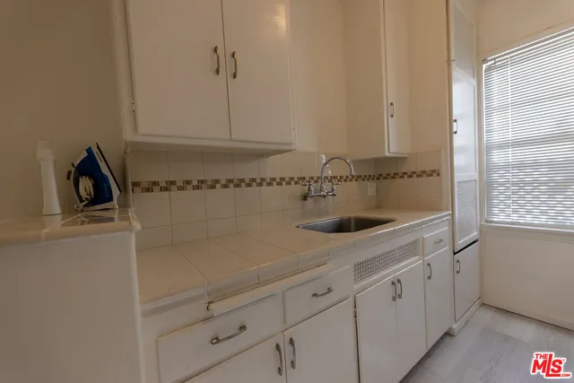 $1,900 | 1940 South Robertson Boulevard, Unit 9, Los Angeles, CA 90034