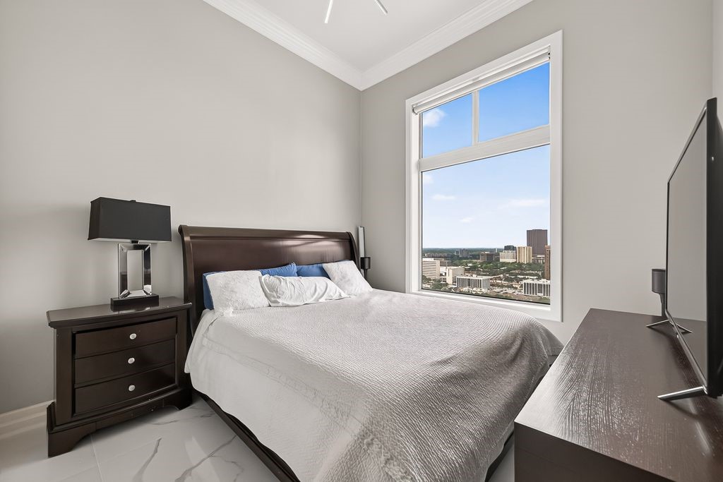 3388 Sage Road, Unit 2302 Houston, TX 77056 - Photo 28 of 37 3rd Bedroom