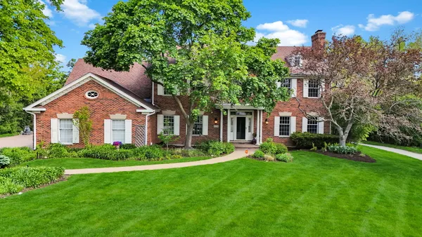 $1,725,000 | 355 Trinity Lane, Oak Brook, IL 60523