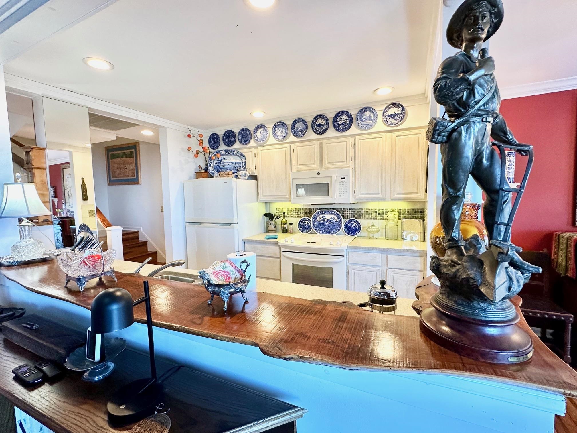 3206 North Ridge Wintergreen, VA 22967 - Photo 19 of 41 a room with furniture and a window