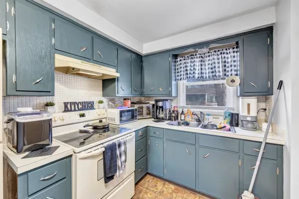 $319,900 | 708 North Fernmeadow Drive, Appleton, WI 54915