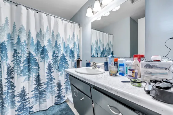 $319,900 | 708 North Fernmeadow Drive, Appleton, WI 54915