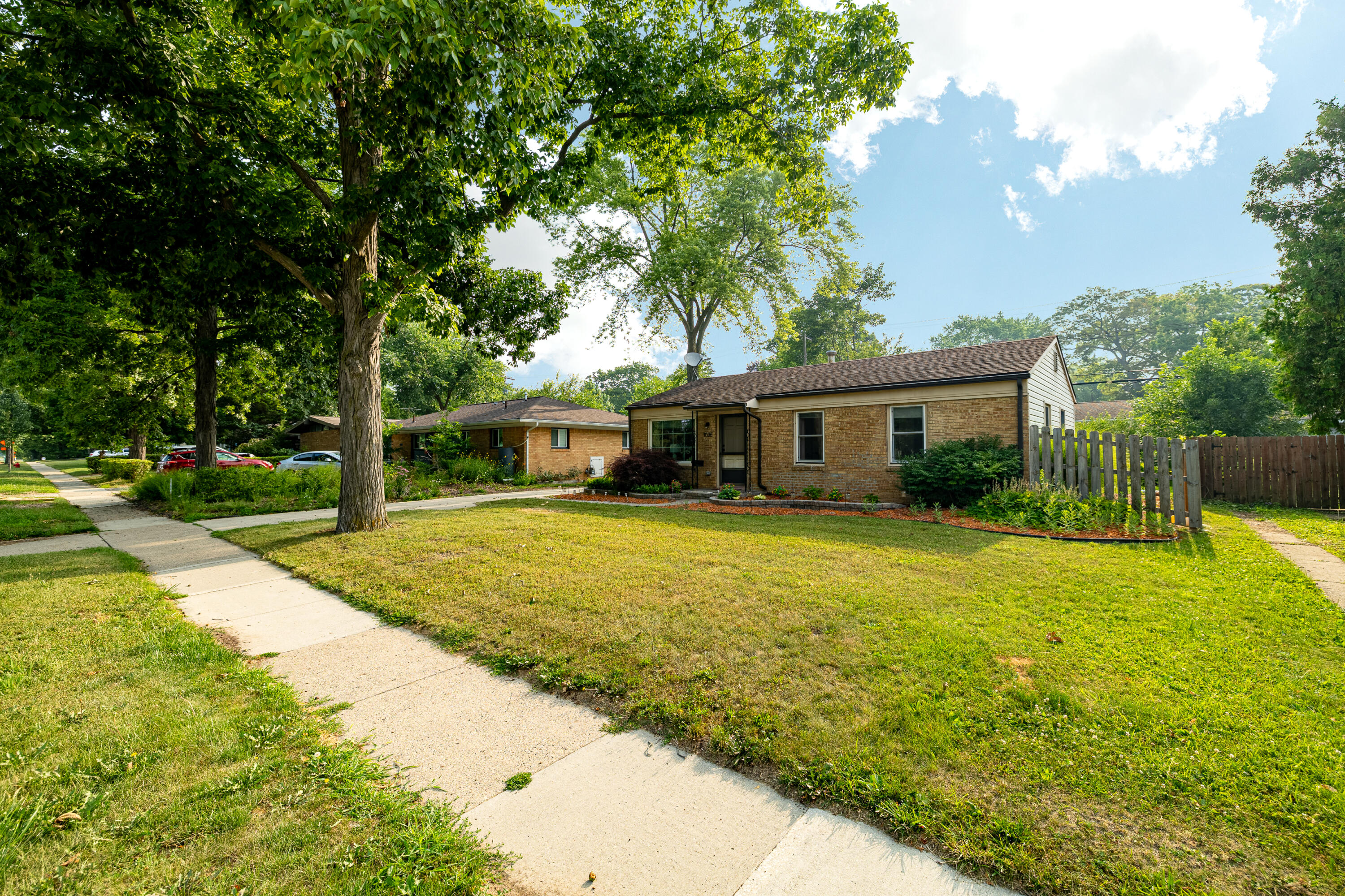 1036 North Maple Road Ann Arbor, MI 48103 - Photo 39 of 43 1036 N Maple Rd (1 of 49)