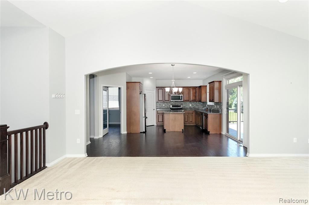3795 Somerset Circle Rochester Hills, MI 48309 - Photo 8 of 43