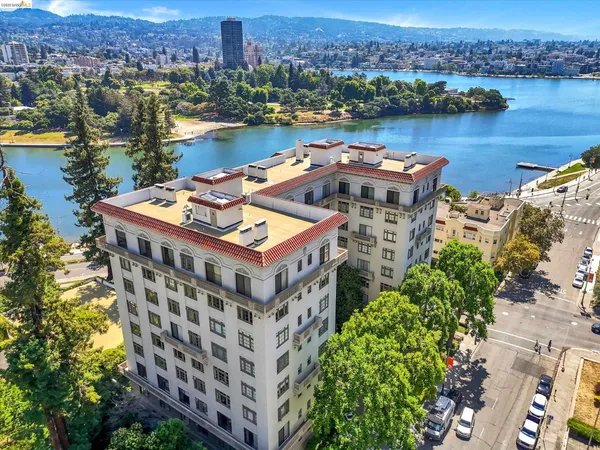$878,000 | 200 Lakeside Drive, Unit 801, Oakland, CA 94612