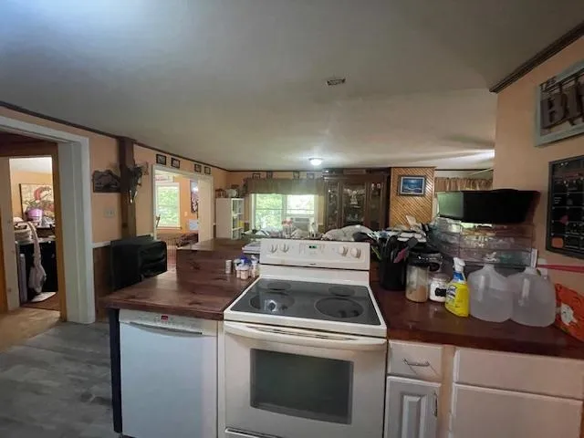 $359,900 | 67 Owls Head Highway, Jefferson, NH 03583